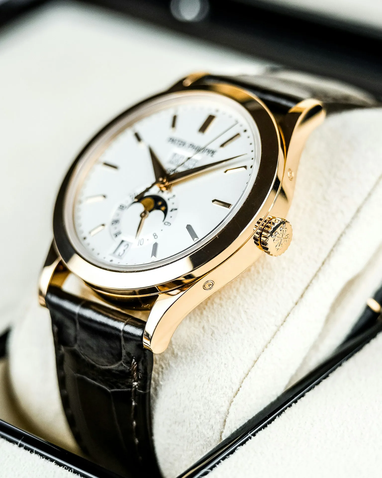 Patek Philippe Annual Calendar 5396R 38.5mm Rose gold Silver 5