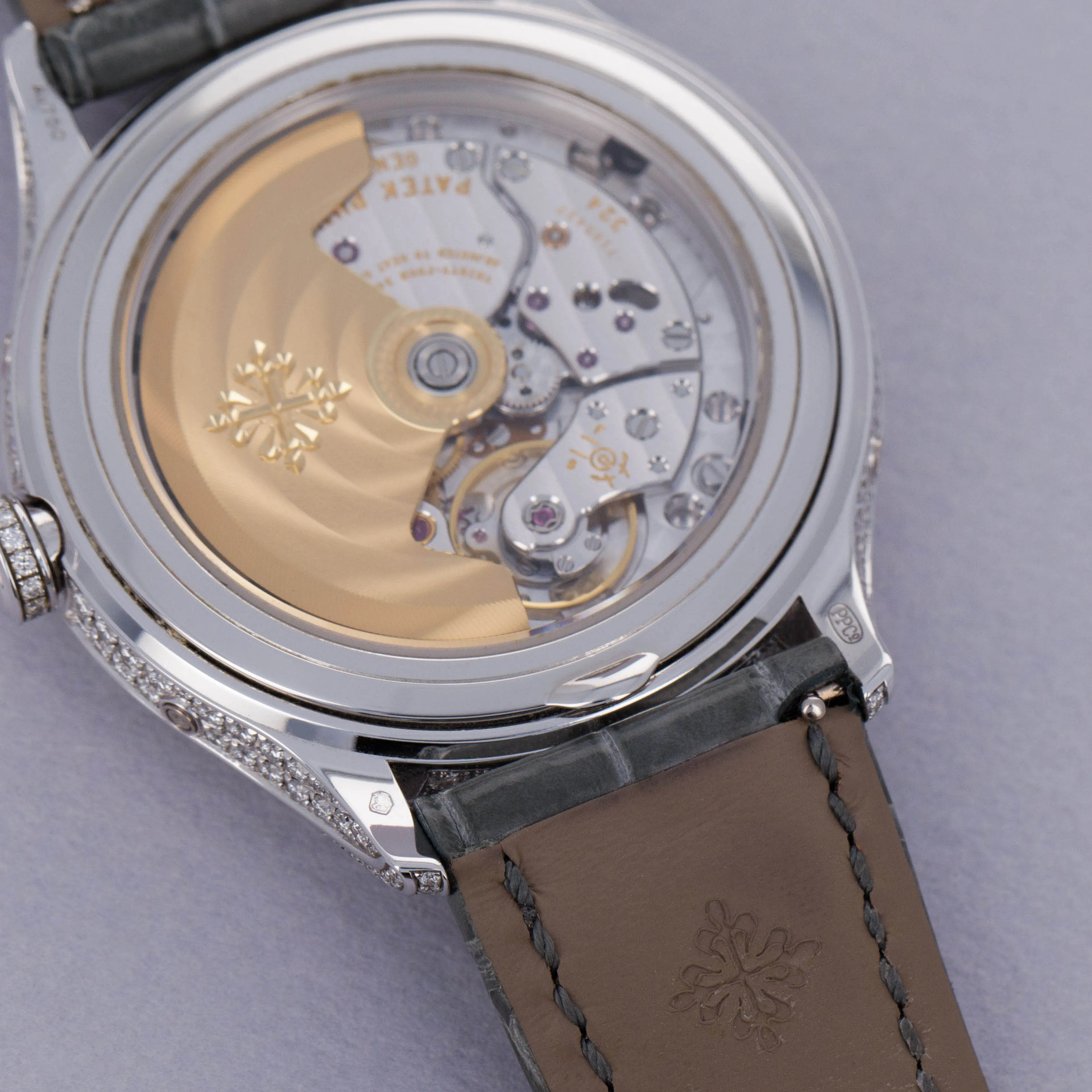 Patek Philippe Annual Calendar 4948G-010 38mm White gold and Diamond White Mother of Pearl 3