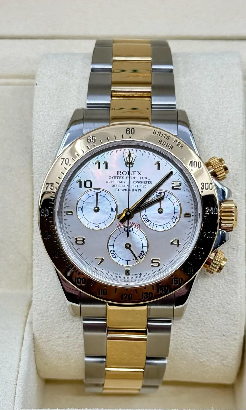 Rolex Daytona 116523 40mm Yellow gold and stainless steel Mother-of-pearl