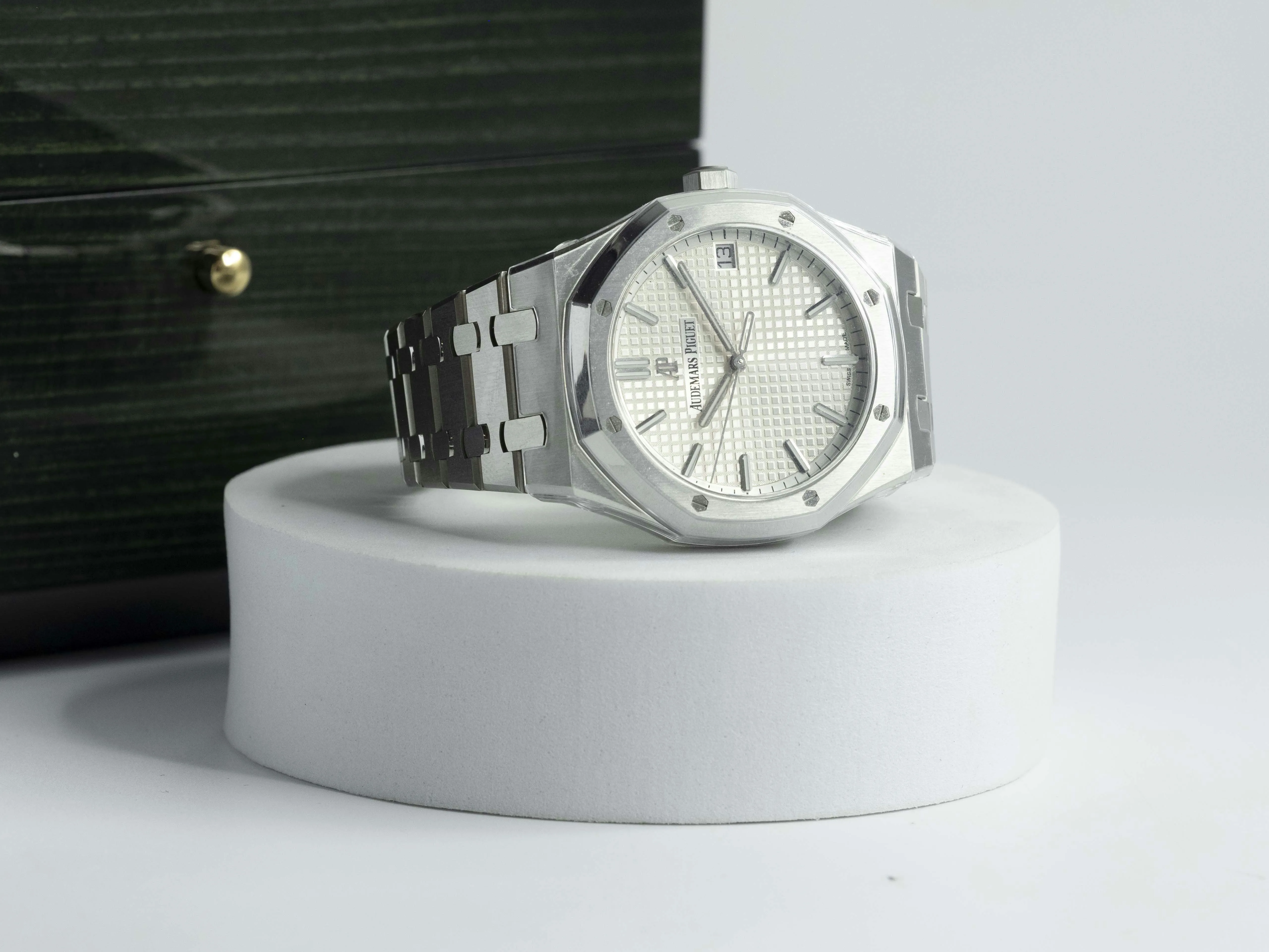 Audemars Piguet Royal Oak 15500ST.OO.1220ST.04 41mm Stainless steel Silver