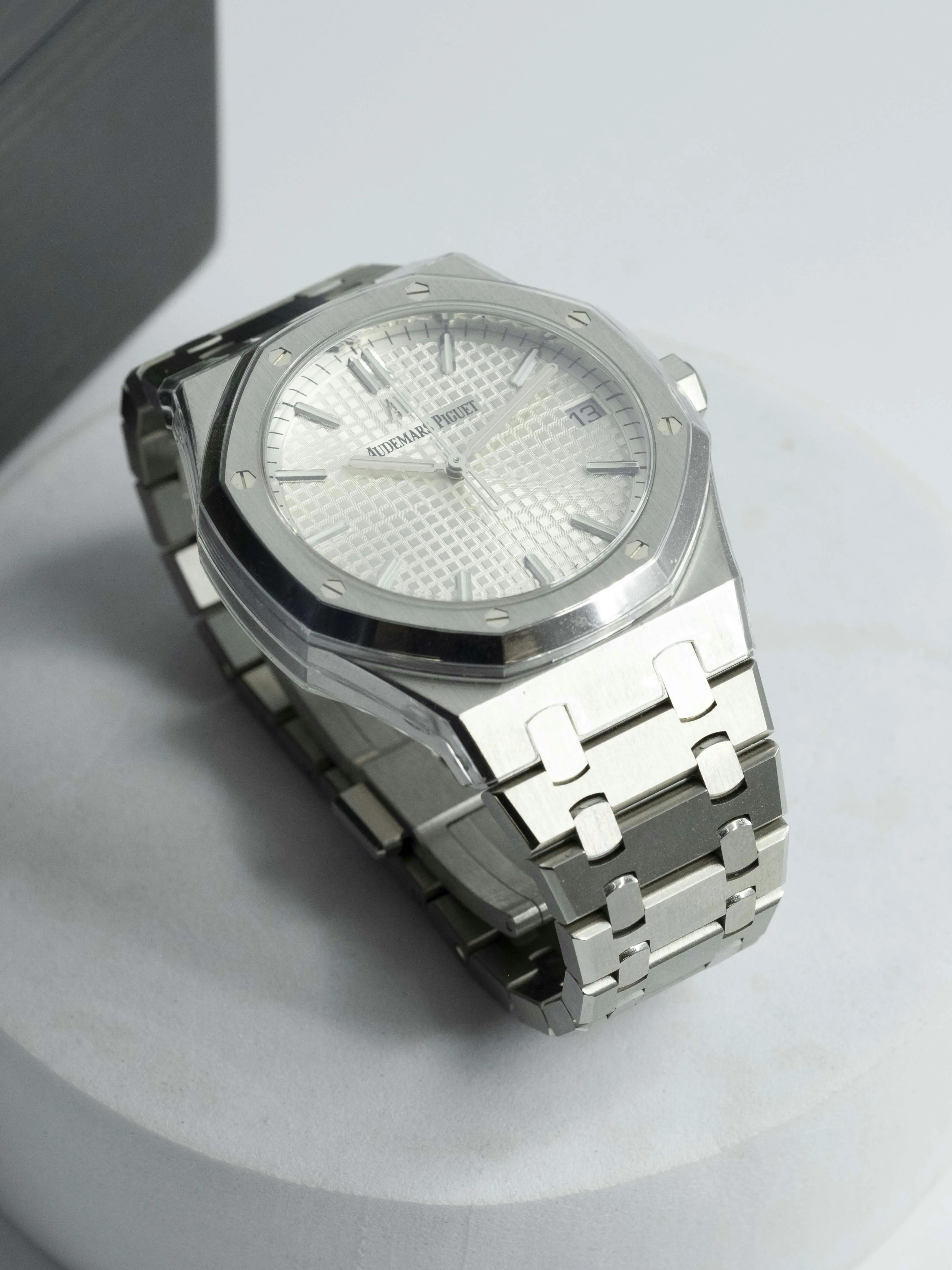 Audemars Piguet Royal Oak 15500ST.OO.1220ST.04 41mm Stainless steel Silver 4