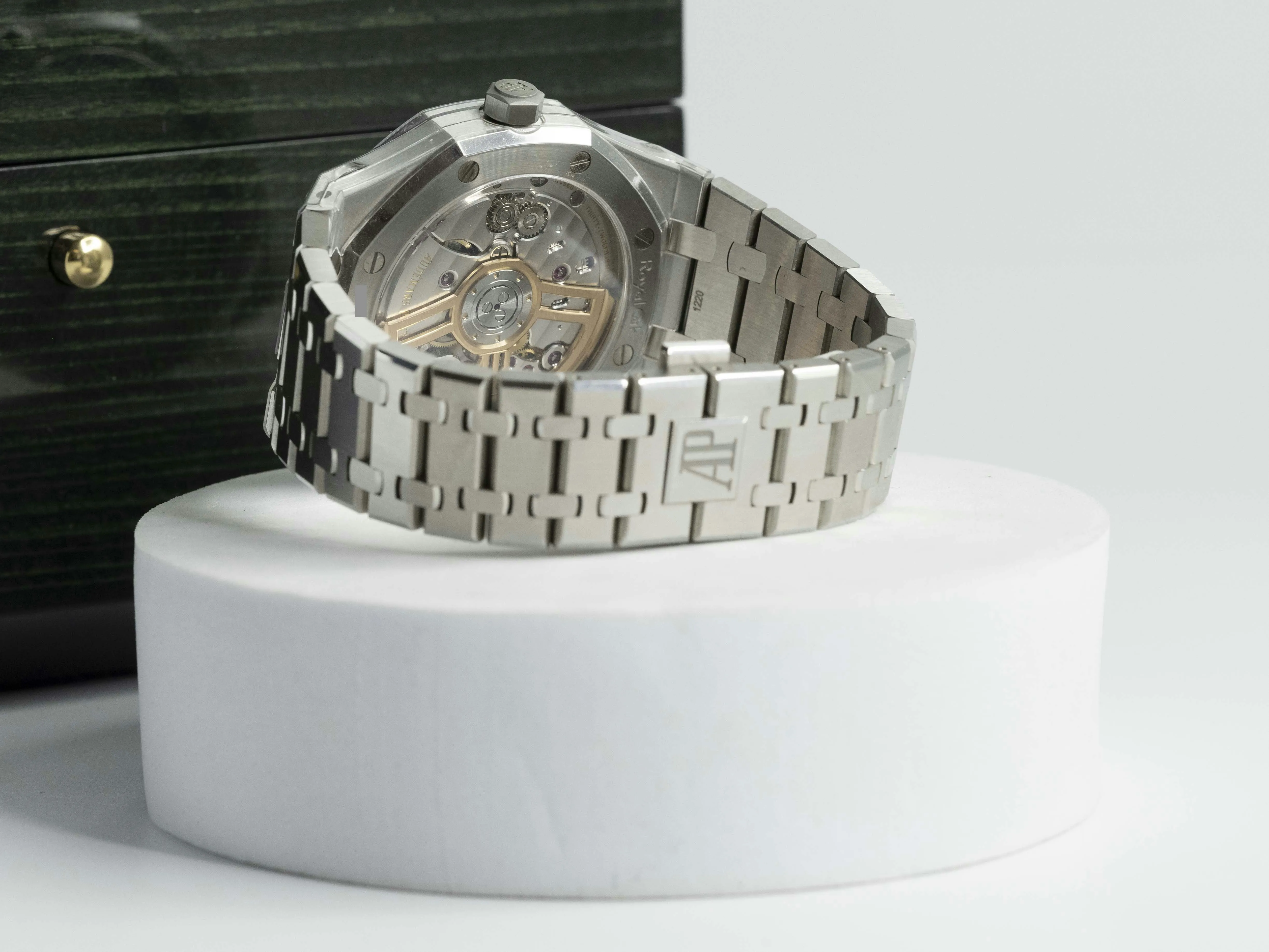 Audemars Piguet Royal Oak 15500ST.OO.1220ST.04 41mm Stainless steel Silver 10