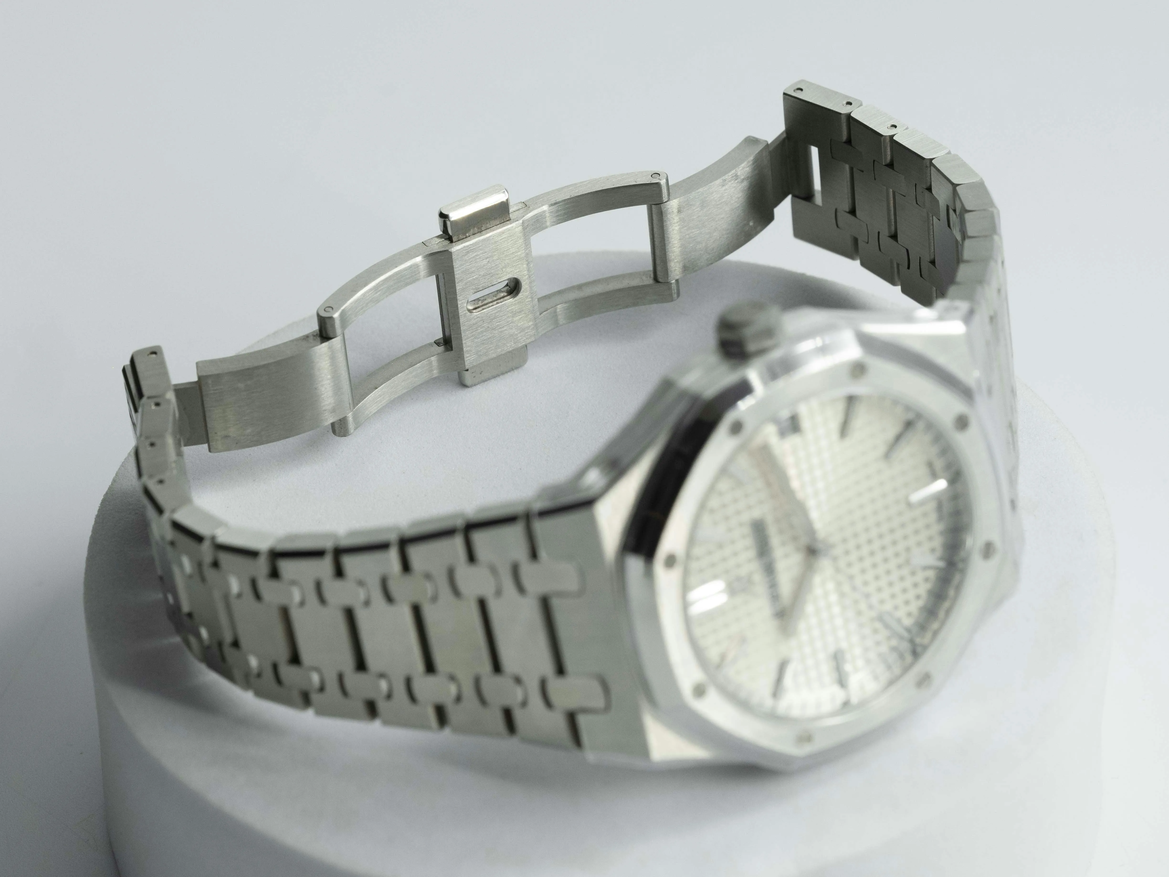 Audemars Piguet Royal Oak 15500ST.OO.1220ST.04 41mm Stainless steel Silver 14