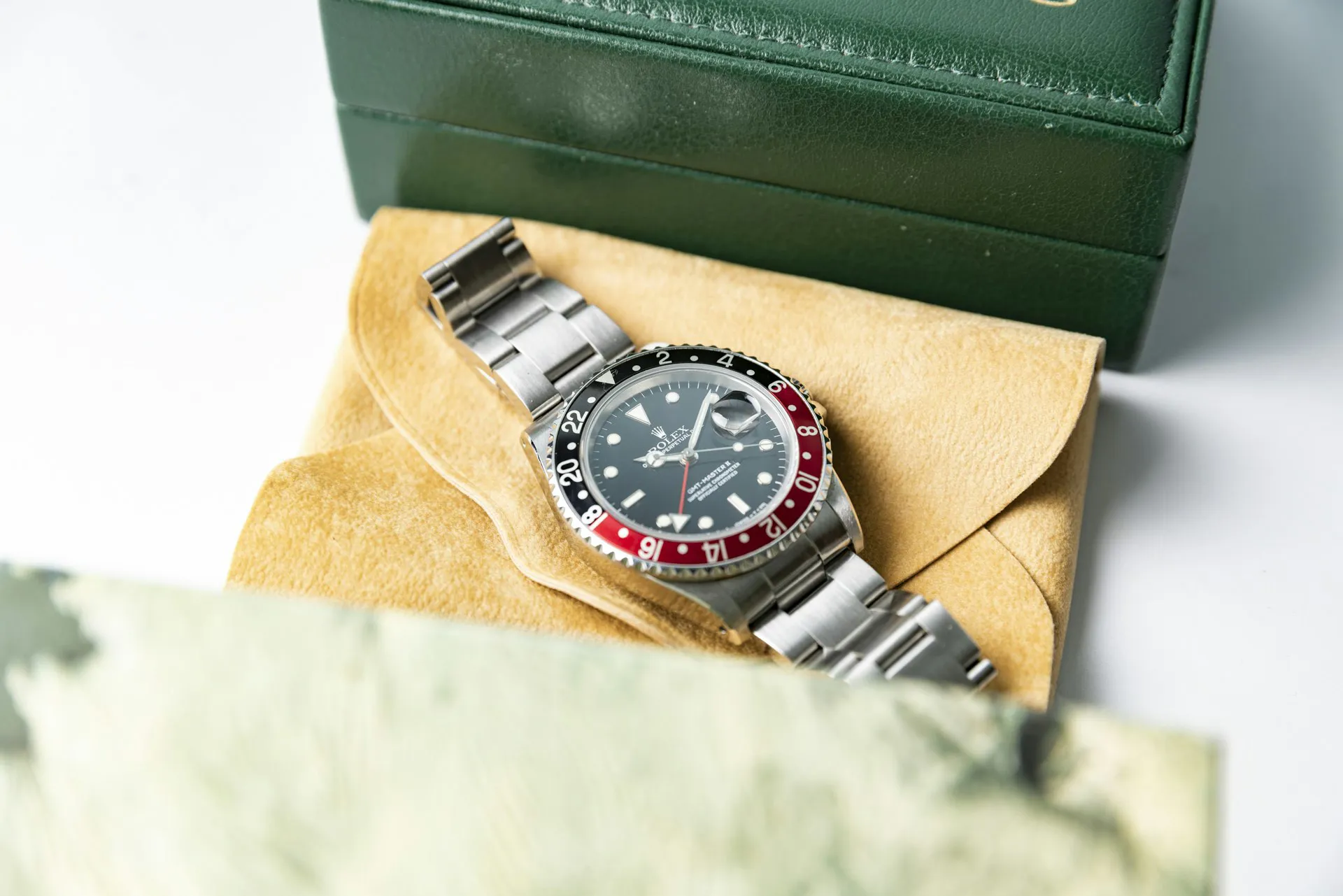 Rolex GMT-Master II 16760 40mm Stainless steel Black 22