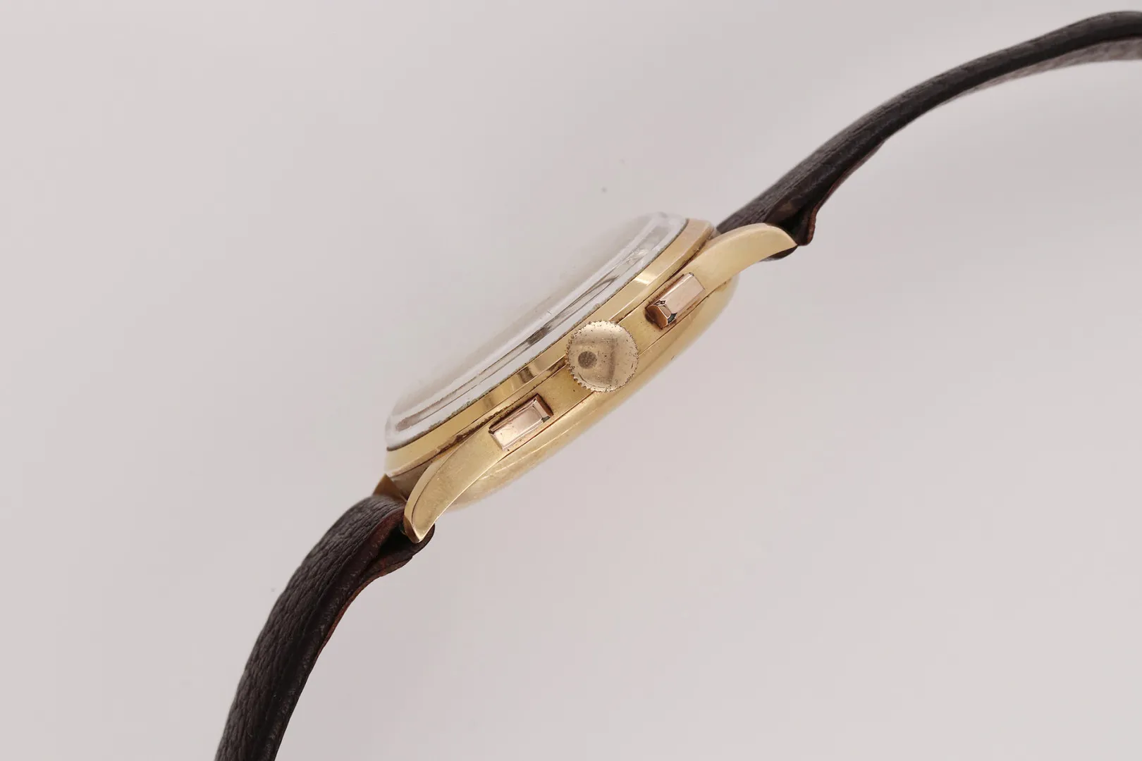 Universal Genève 12445 34mm Yellow gold Silver 4