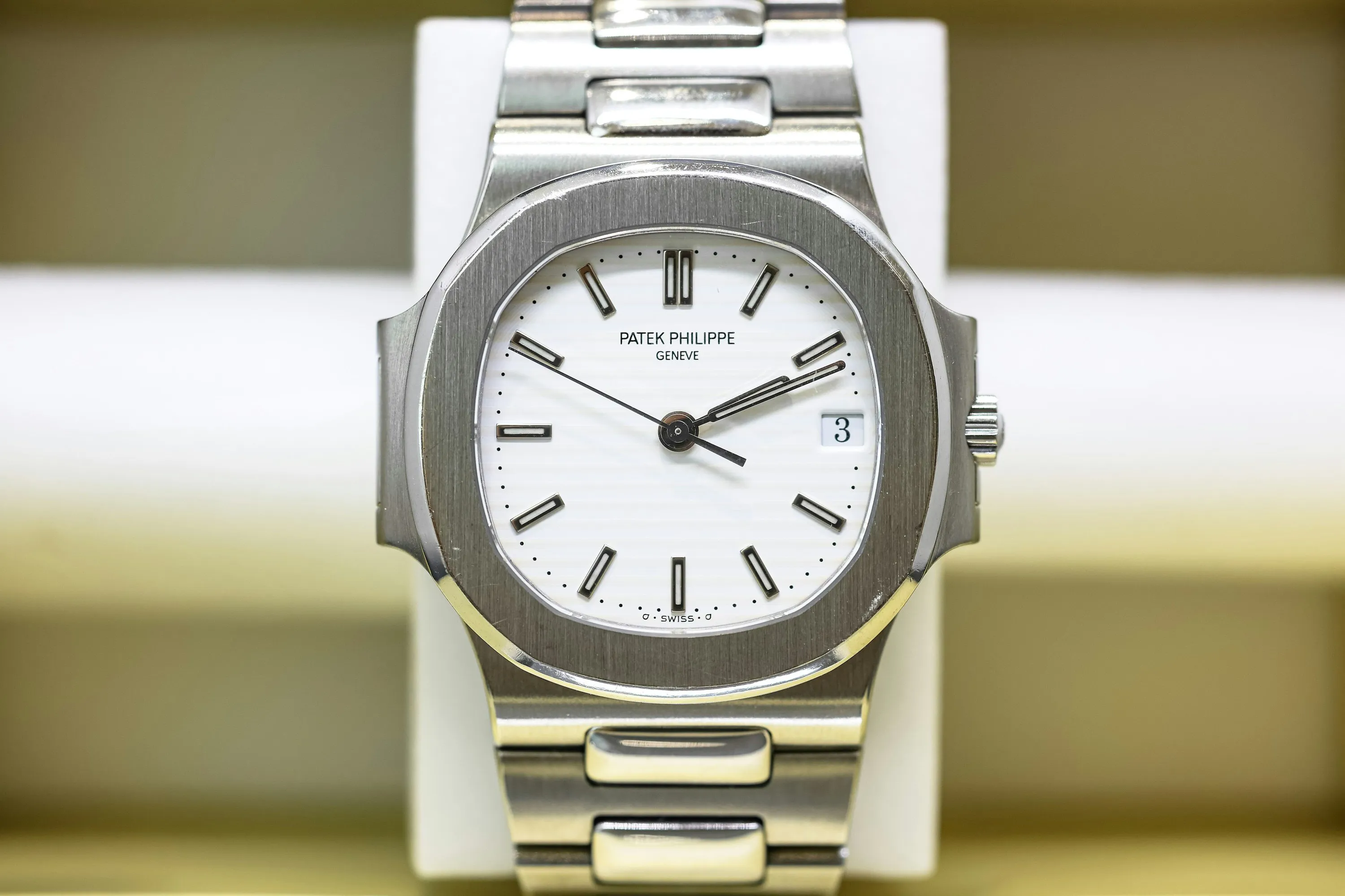 Patek Philippe Nautilus 3800/1A 37.5mm Stainless steel White 7