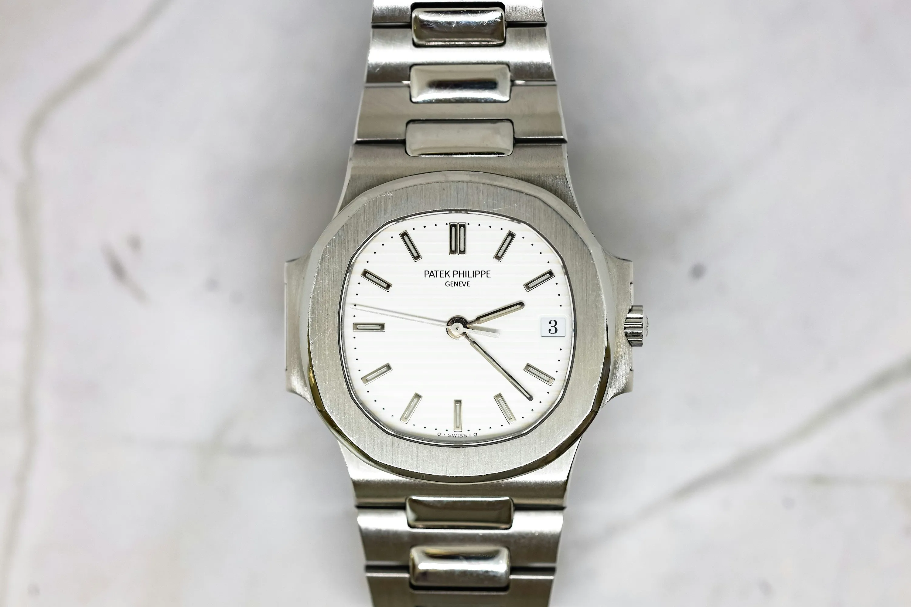 Patek Philippe Nautilus 3800/1A 37.5mm Stainless steel White 9