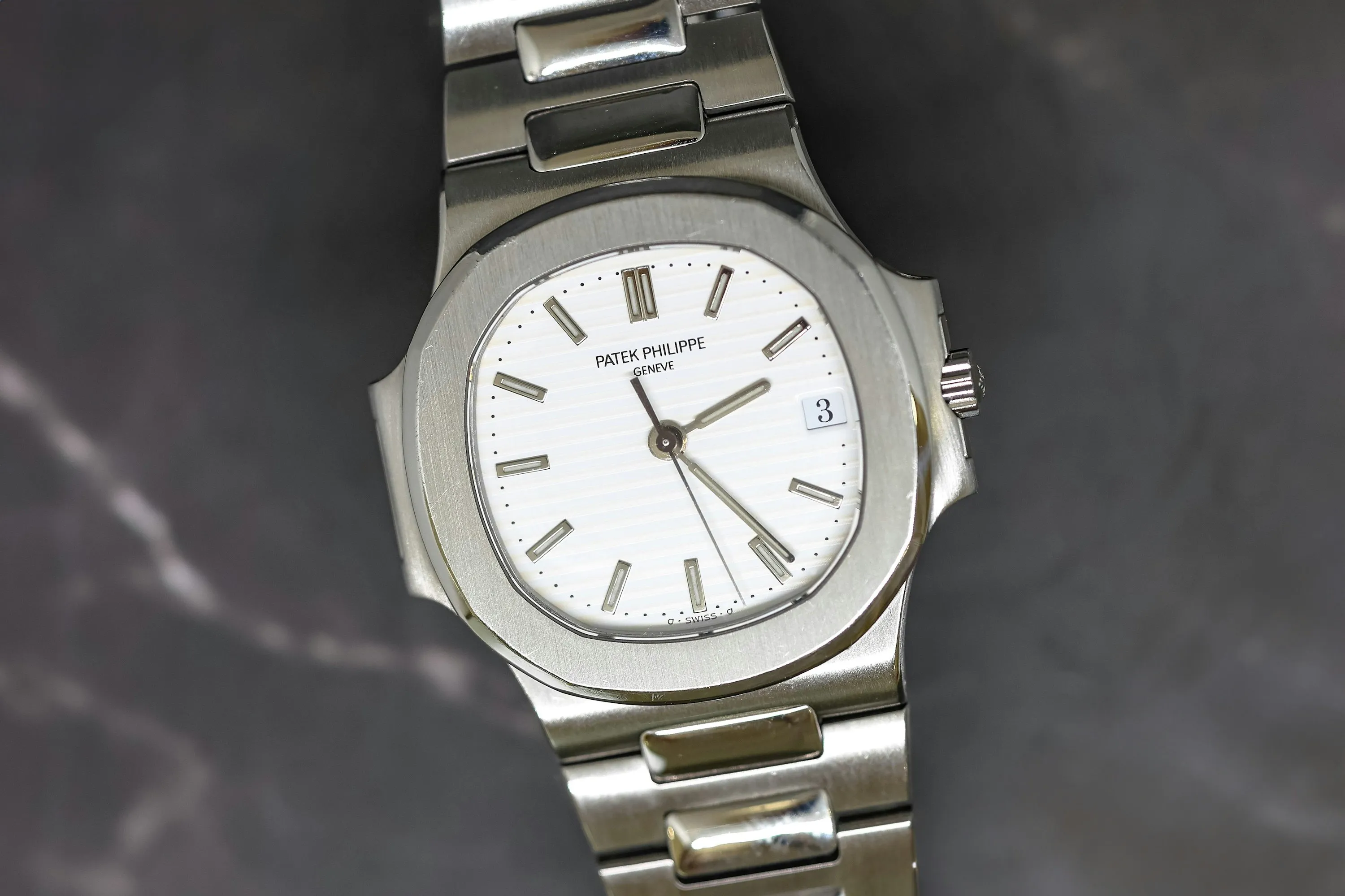 Patek Philippe Nautilus 3800/1A 37.5mm Stainless steel White 17