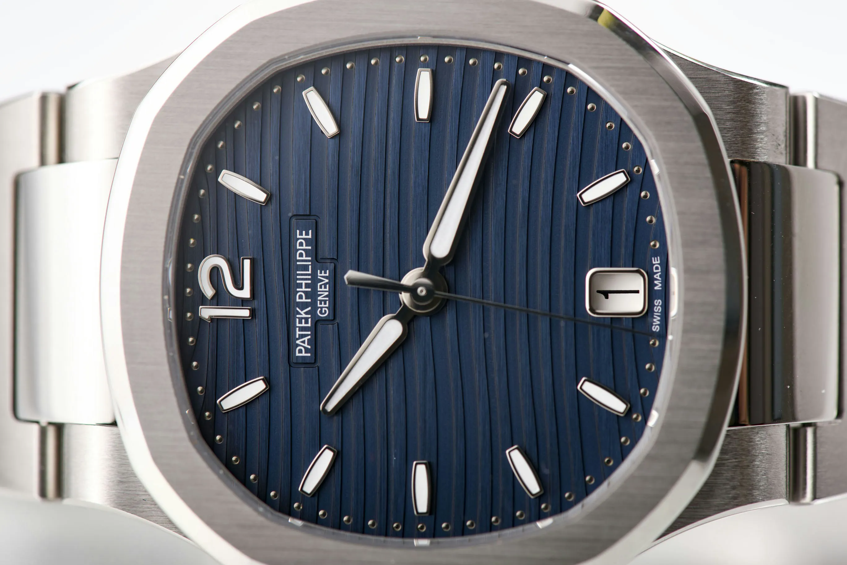 Patek Philippe Nautilus 7118/1A-001 35mm Stainless steel Blue 3