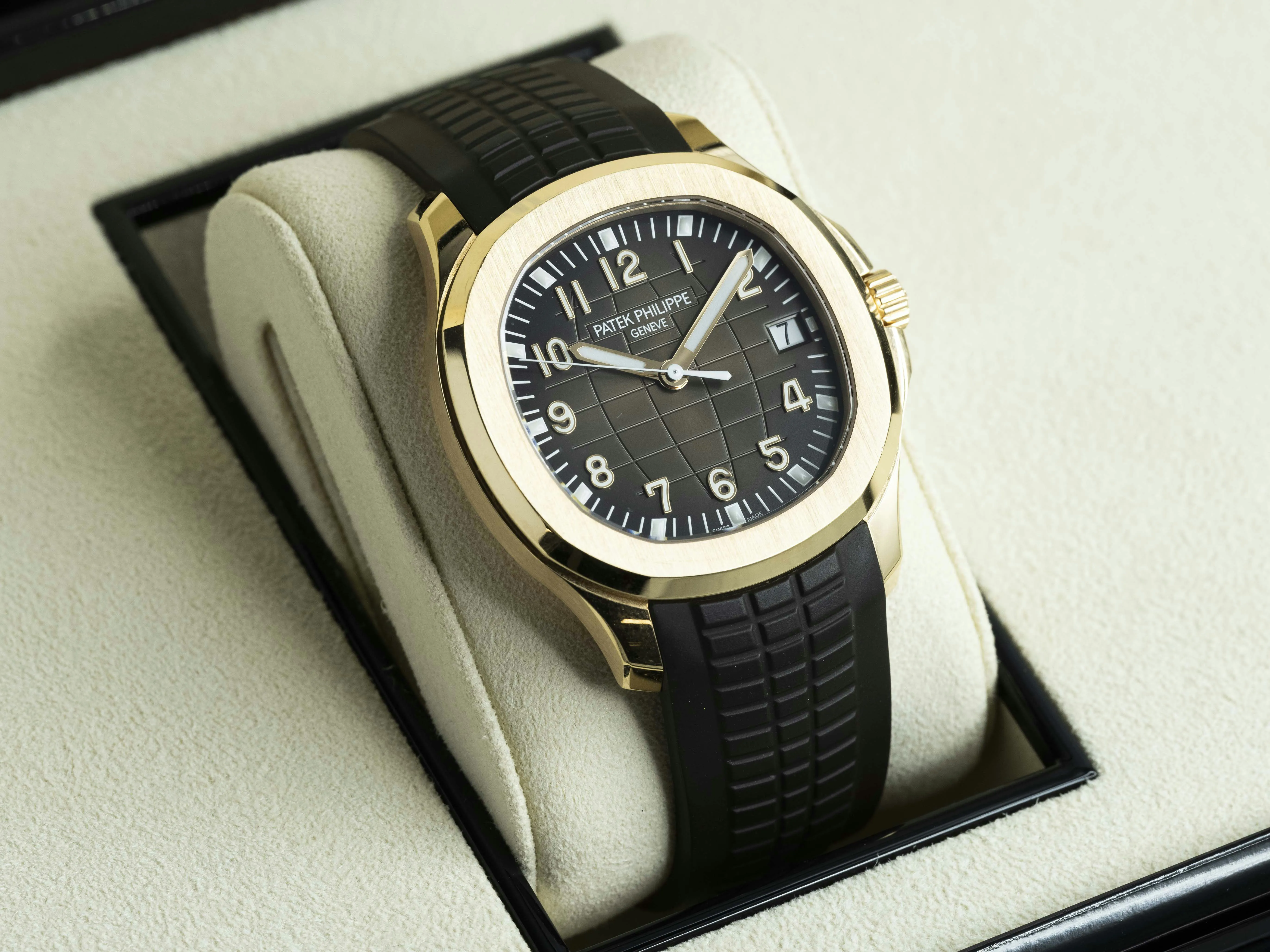 Patek Philippe Aquanaut 5167R 40.8mm Rose gold Brown 18