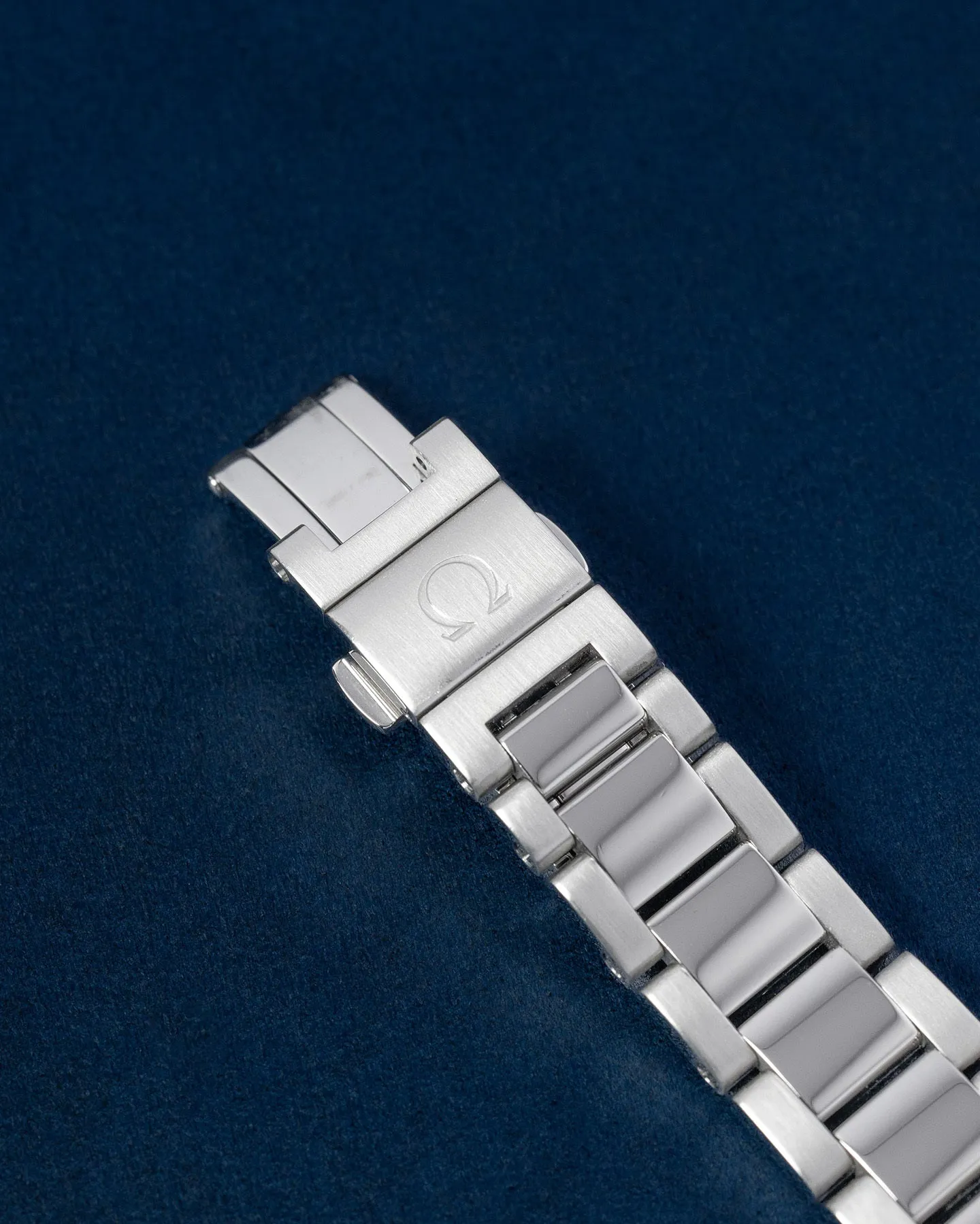 Omega Aqua Terra 231.10.34.20.55.002 34mm Stainless steel White 2