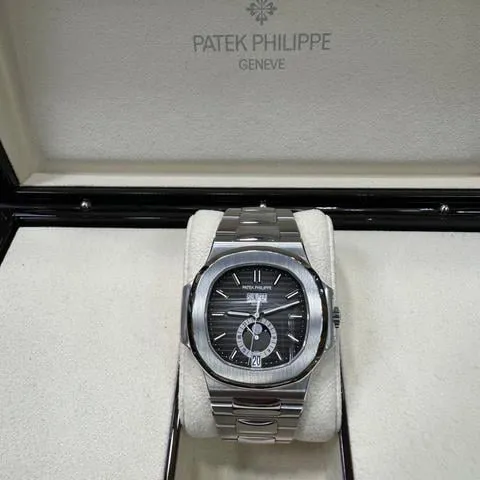 Patek Philippe Nautilus 5726/1A-001 40.5mm Stainless steel Black 3