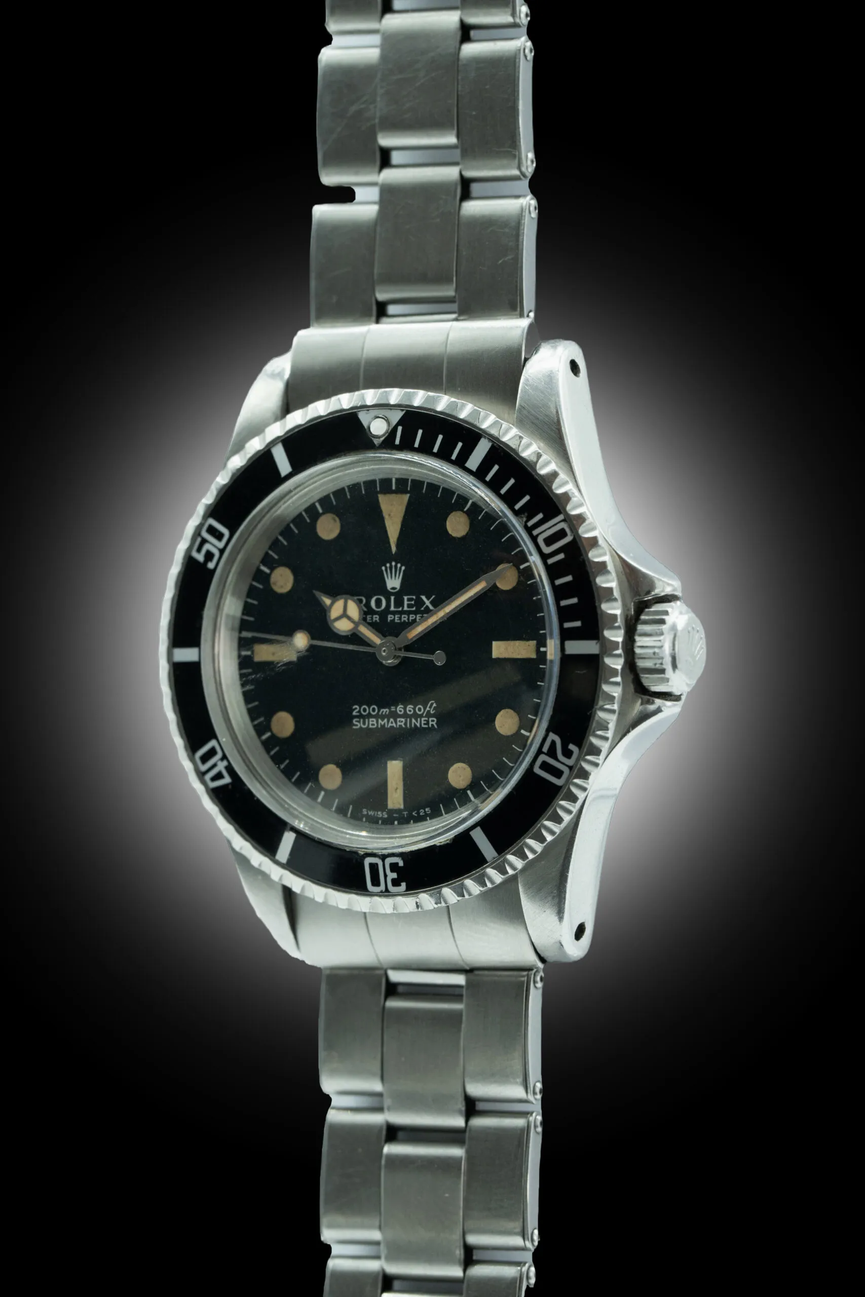 Rolex Submariner (No Date) 5513 40mm • 3