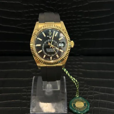 Rolex Sky-Dweller 326238 42mm Yellow gold Black