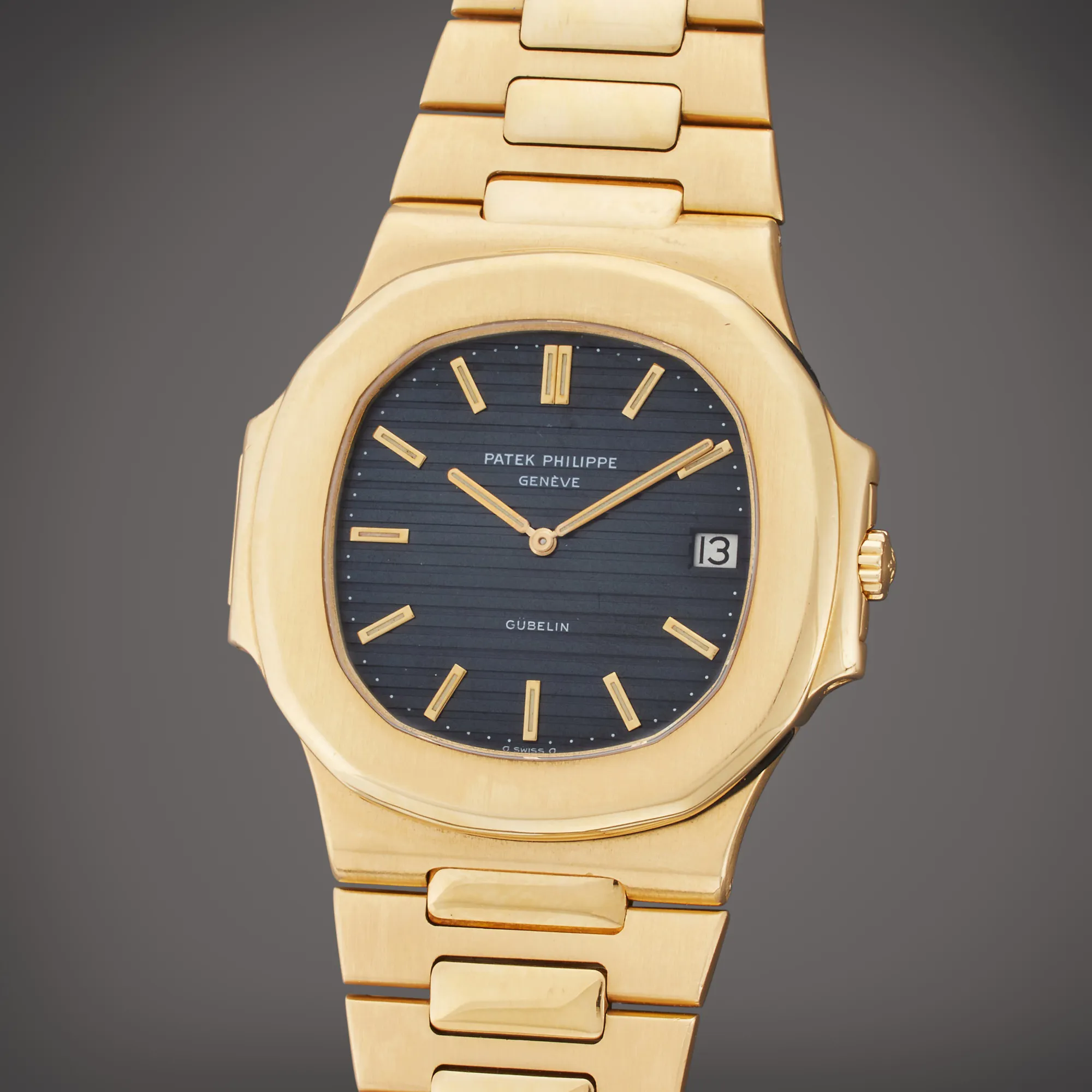 Patek Philippe Nautilus 3700/11 40mm Yellow gold Blue-black