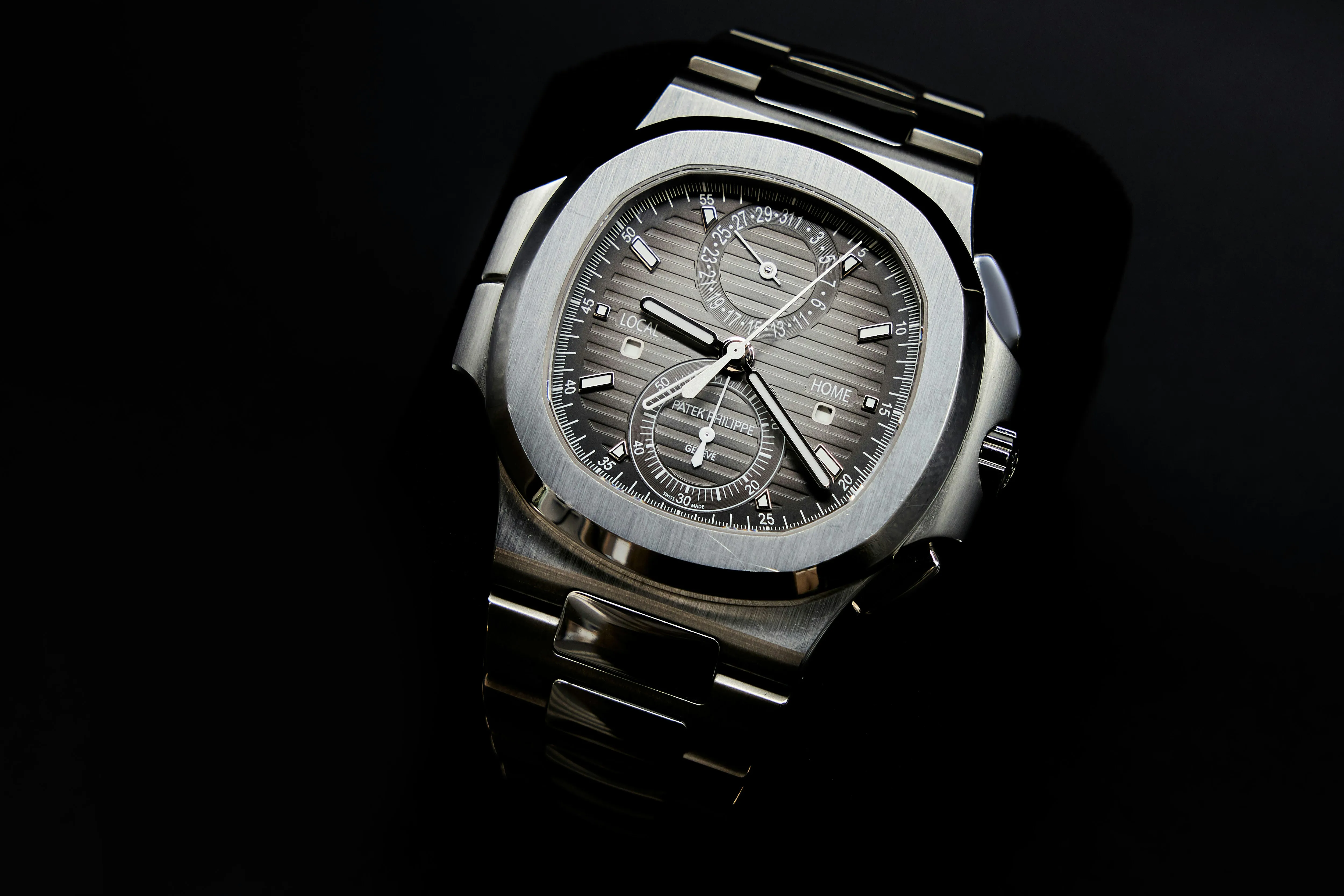 Patek Philippe Nautilus 5990/1A 40.5mm Stainless steel Grey 11