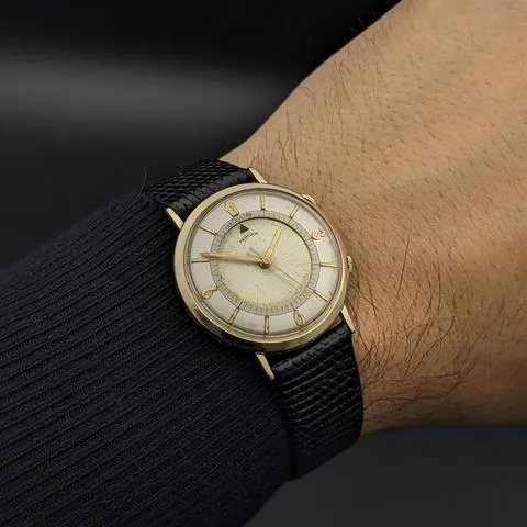 Jaeger-LeCoultre Memovox 34mm Yellow gold and stainless steel Champagne 6