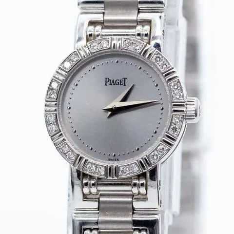 Piaget Dancer 84024 K 81 19mm White gold Silver