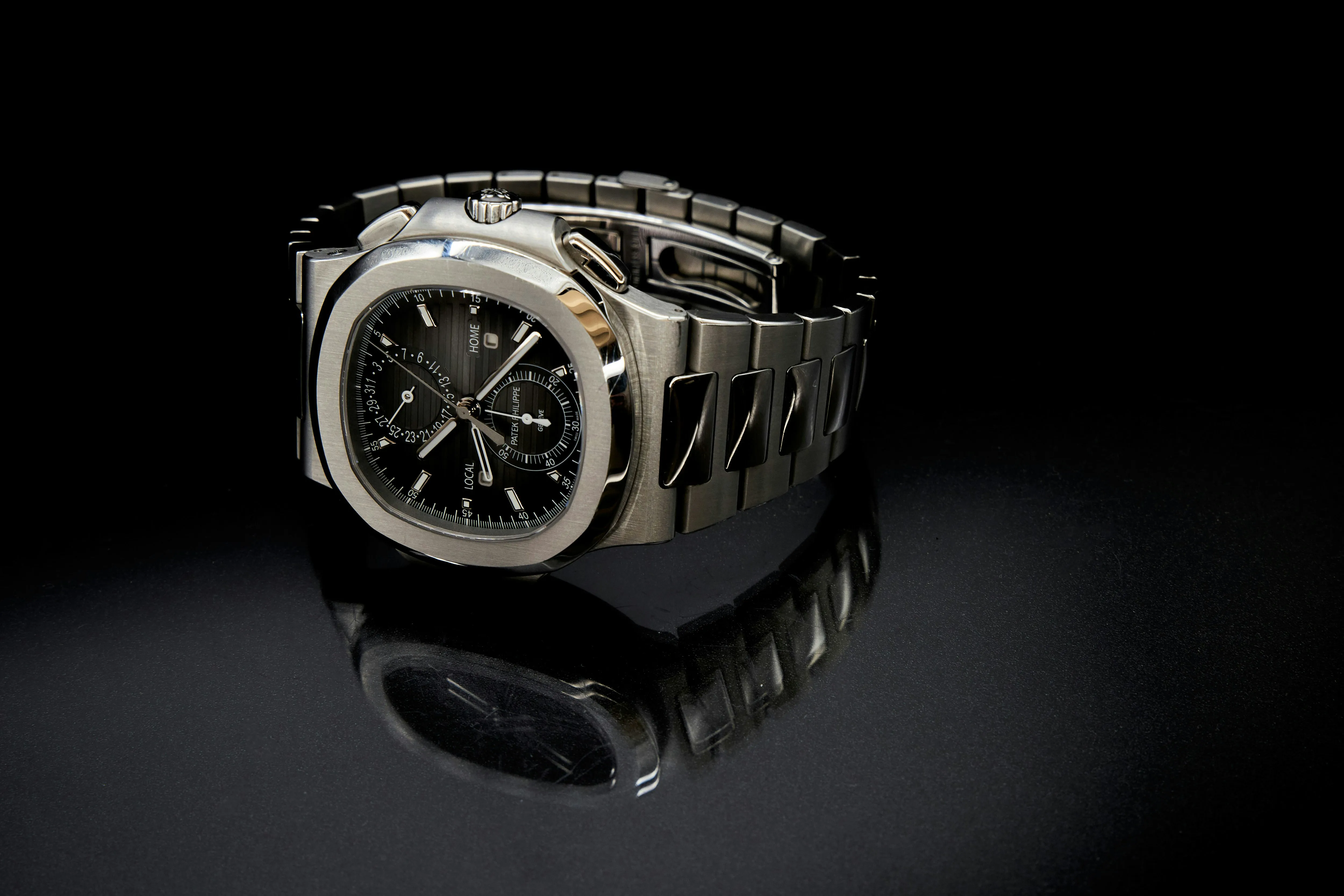 Patek Philippe Nautilus 5990/1A 40.5mm Stainless steel Grey 8