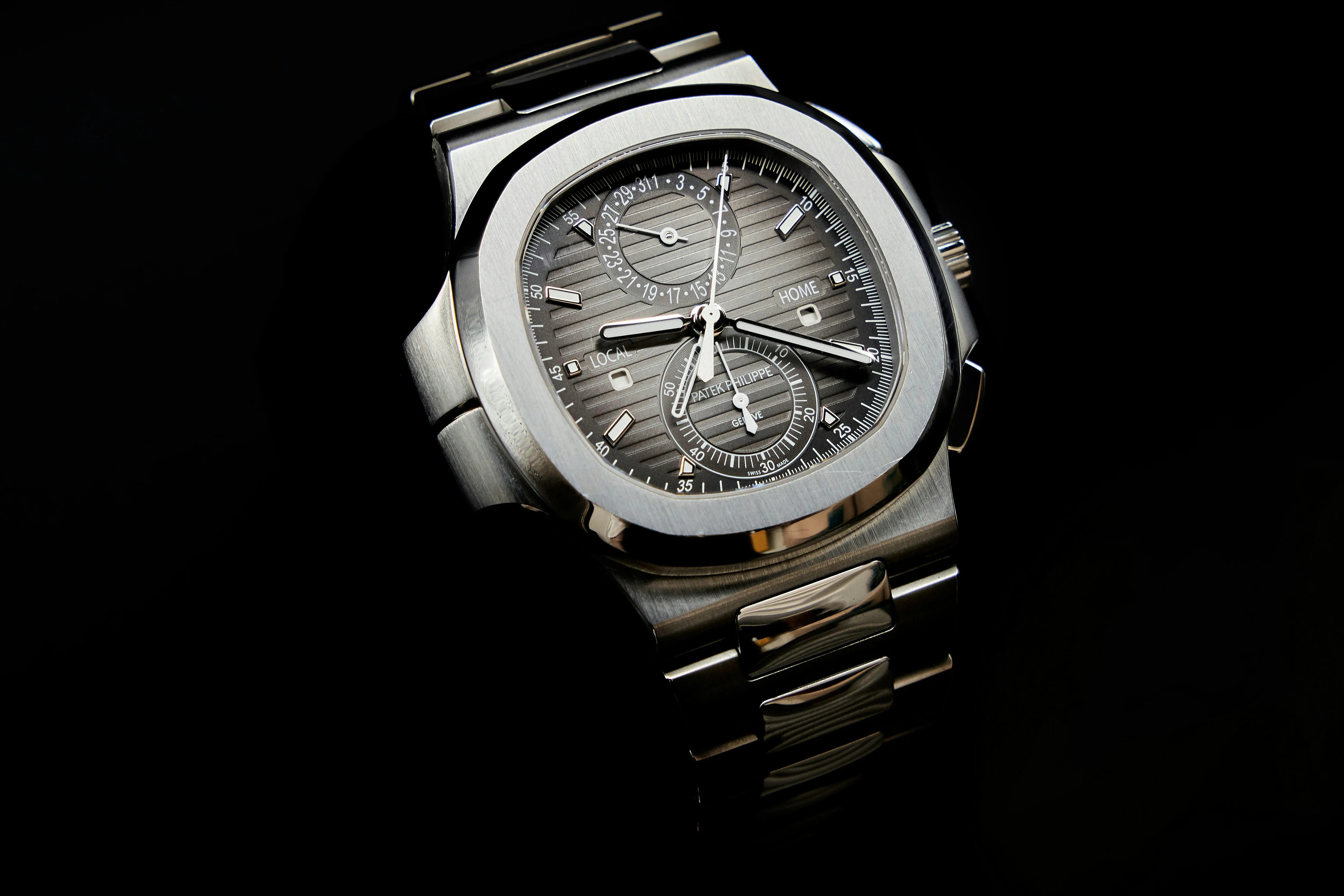 Patek Philippe Nautilus 5990/1A 40.5mm Stainless steel Grey 10