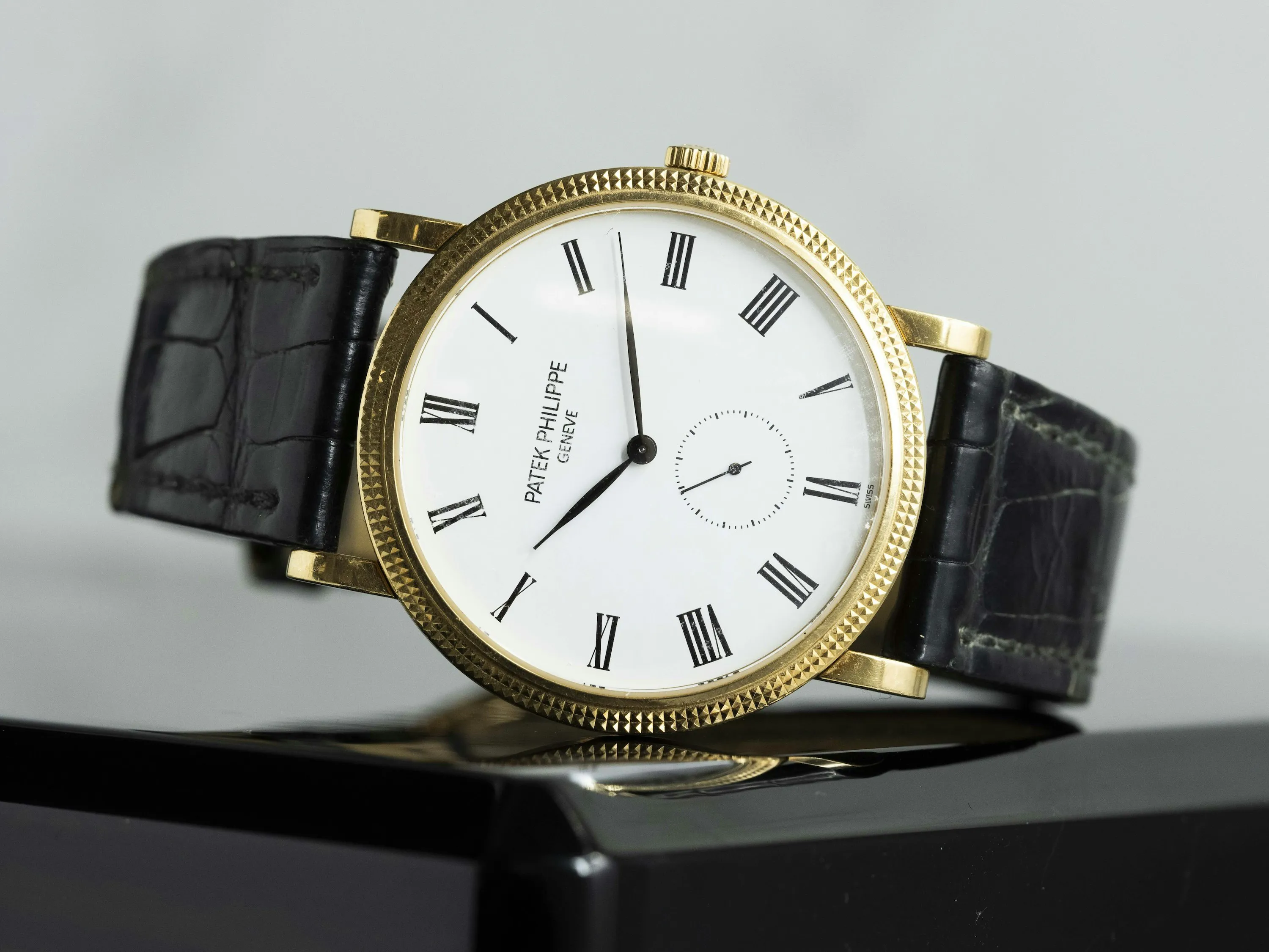 Patek Philippe Calatrava 5119J 36mm Yellow gold White