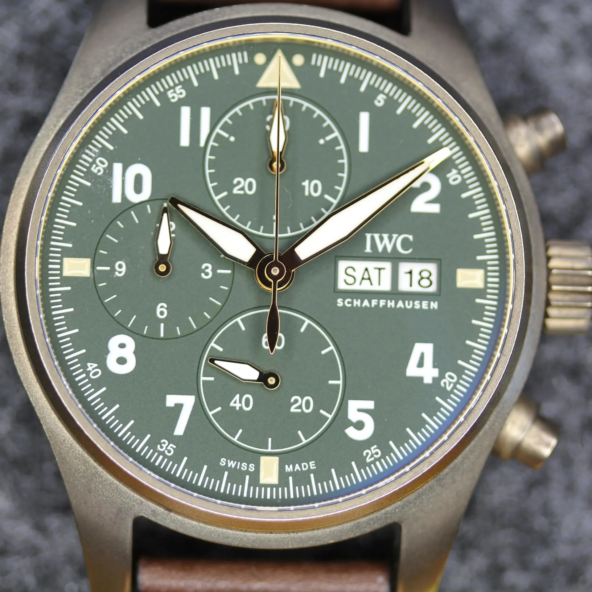 IWC Pilot IW387902 41mm Titanium Green