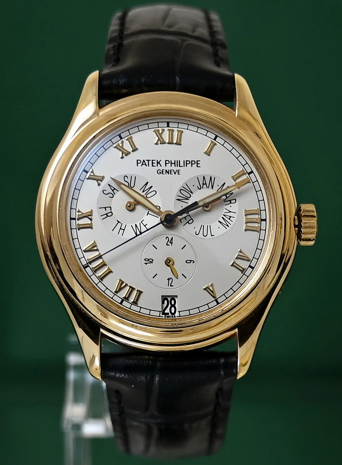 Patek Philippe Annual Calendar 5035 37mm 18k yellow gold White