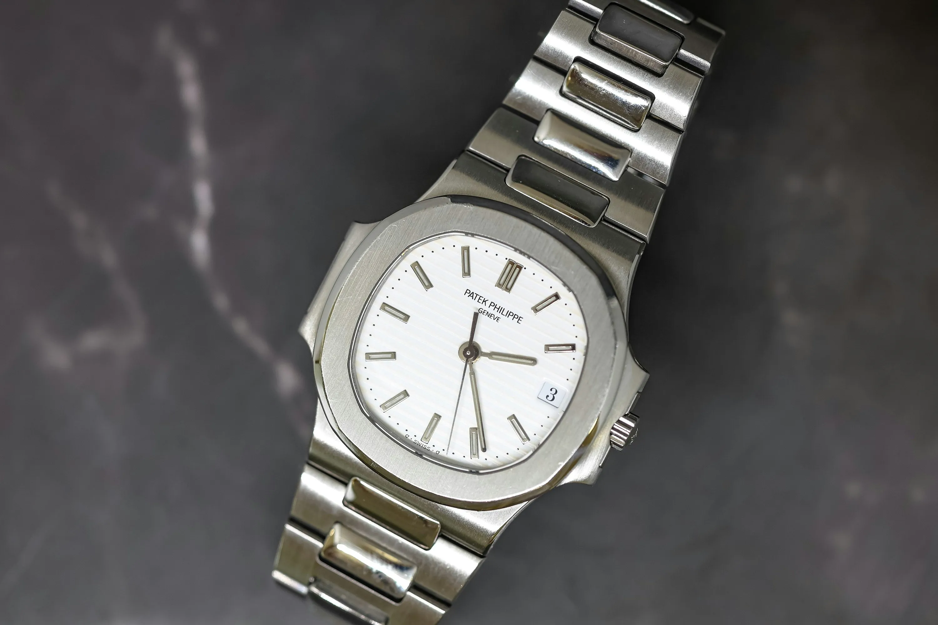 Patek Philippe Nautilus 3800/1A 37.5mm Stainless steel White 5