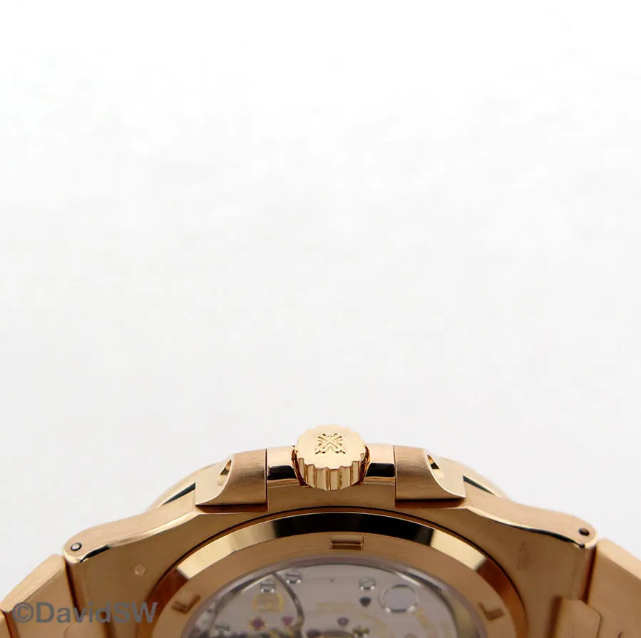 Patek Philippe Nautilus 5711/1R-001 40mm Rose gold Brown 3