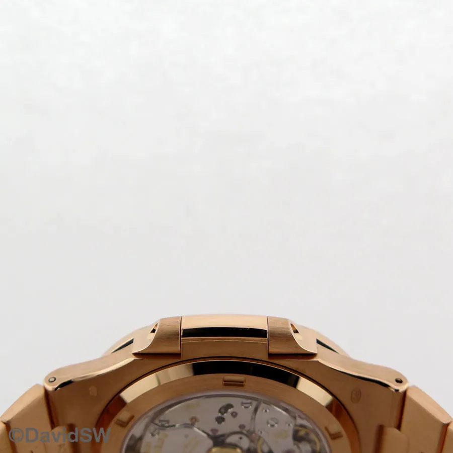 Patek Philippe Nautilus 5711/1R-001 40mm Rose gold Brown 6