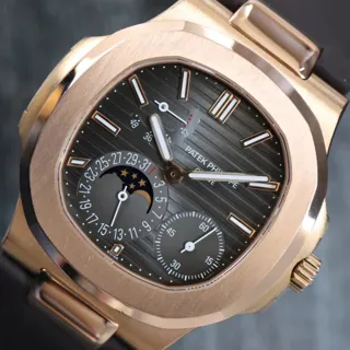 Patek Philippe Nautilus 5712R-001 Rose gold Black and Brown