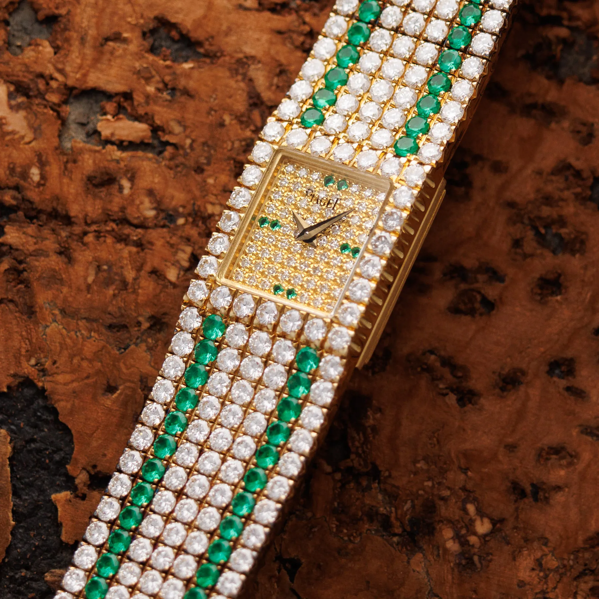 Piaget 15301 17mm  18k YG Diamond and Emerald 1