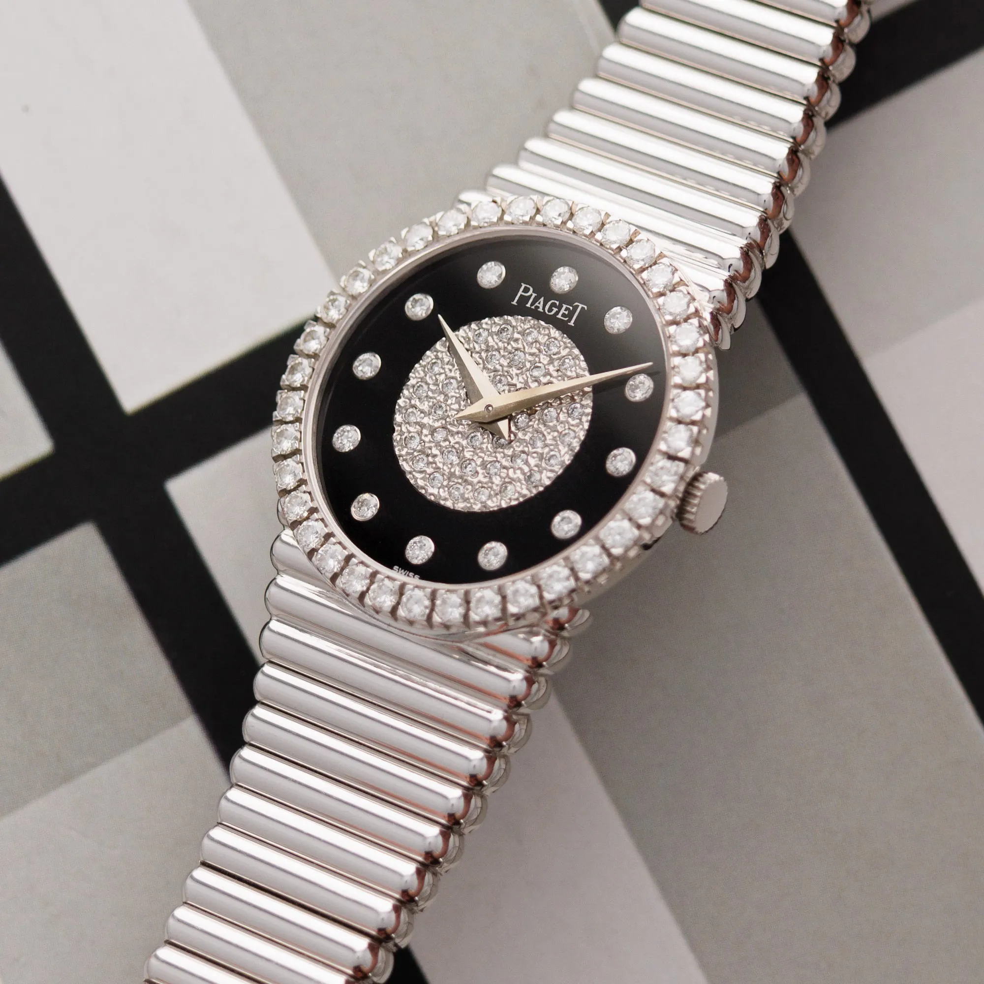 Piaget Vintage 9706510 24mm  18k WG Onyx and Diamond 4