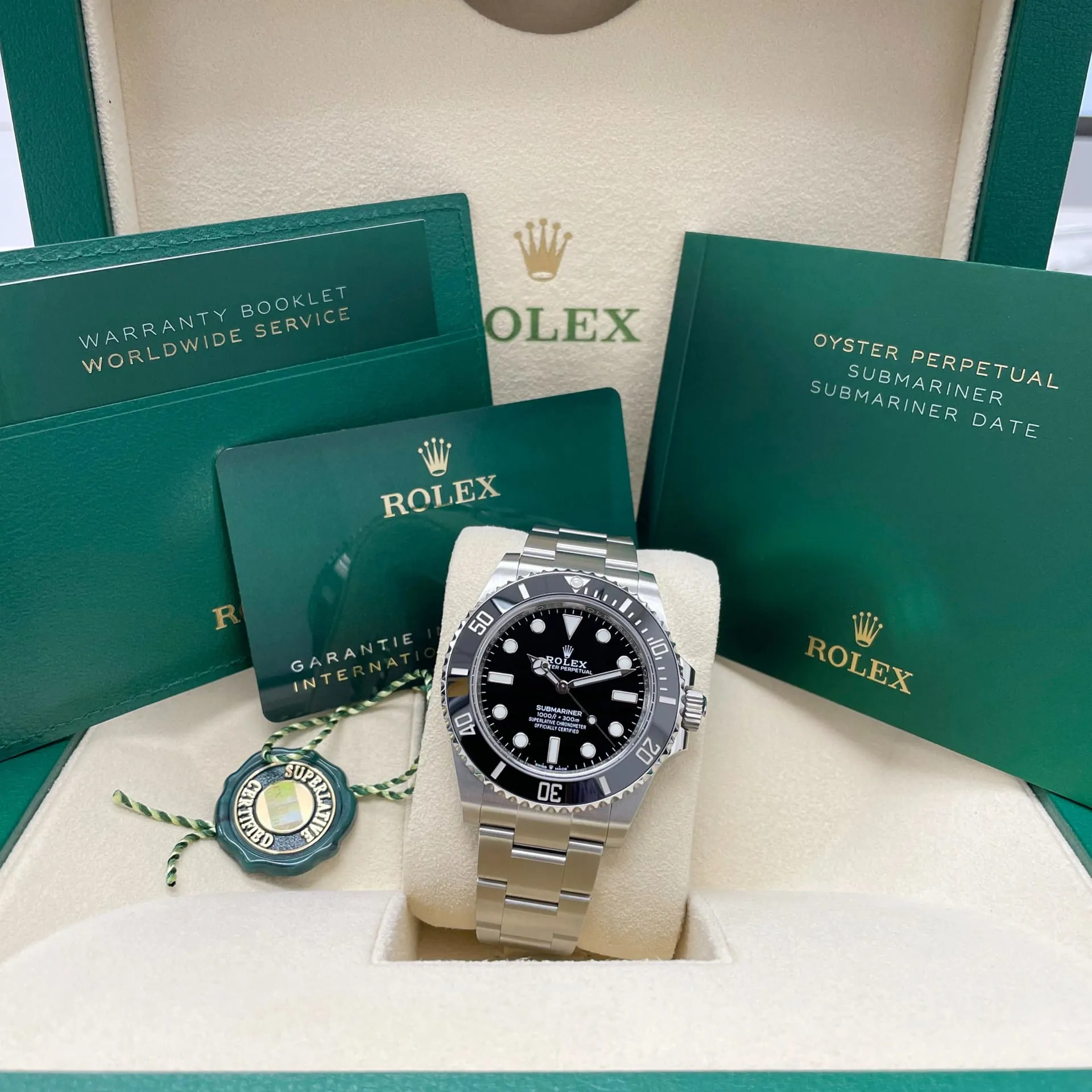 Rolex Submariner 124060-0001 41mm Oystersteel Black