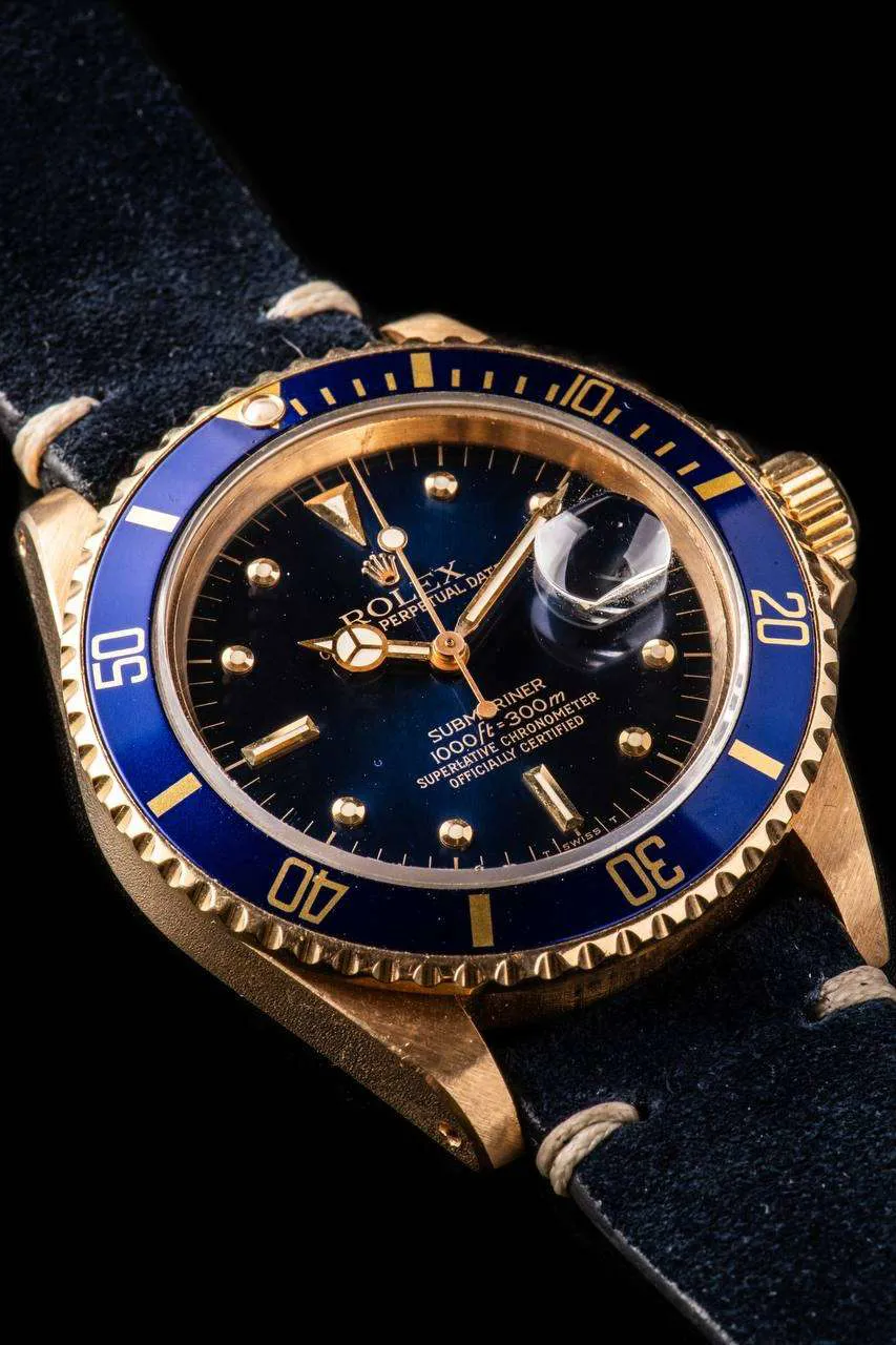 Rolex Submariner 16808 40mm Yellow gold Blue 2