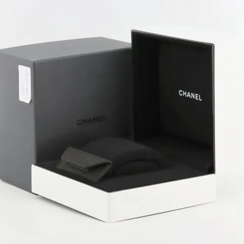 Chanel J12 H7990 33mm White 8