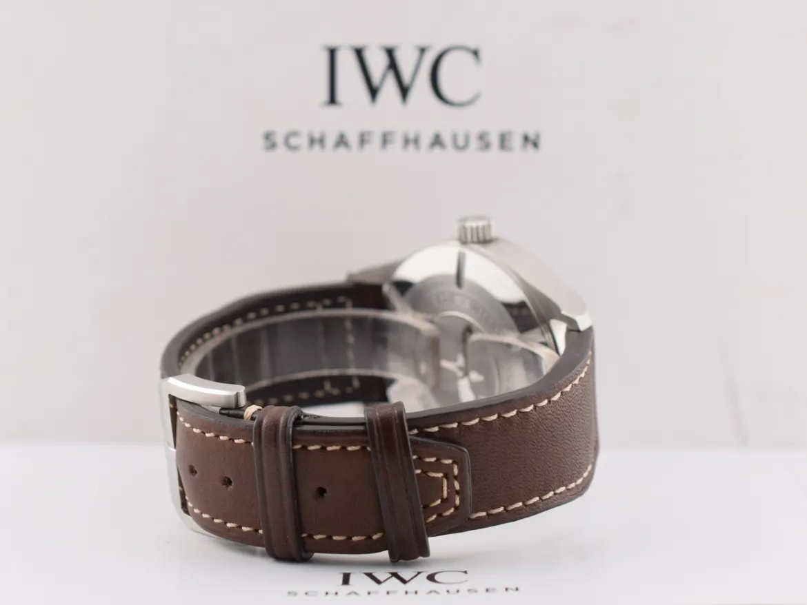 IWC Spitfire IW326803 39mm Stainless steel Black 3