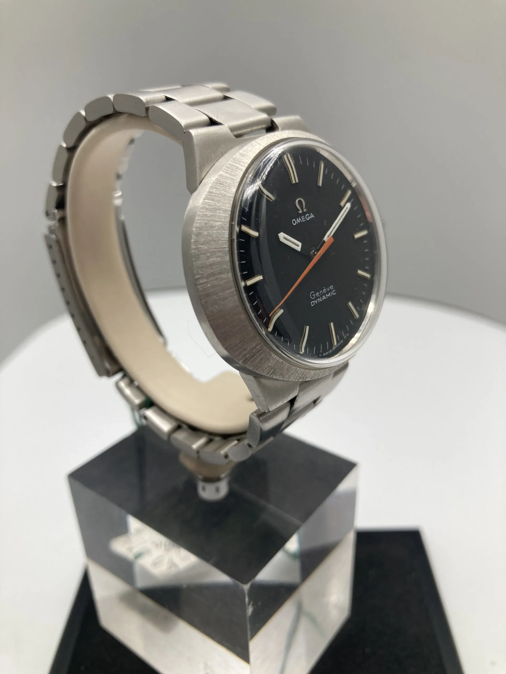 Omega Dynamic 40mm Stainless steel 2