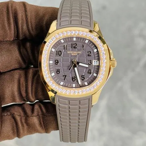 Patek Philippe Aquanaut 5268/200R-010 39mm Rose gold Brown