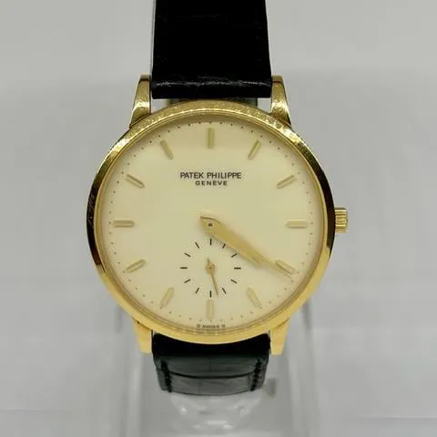 Patek Philippe Calatrava 3893J 33mm Yellow gold Champagne