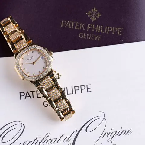 Patek Philippe Nautilus 4700 27mm Yellow gold White 3