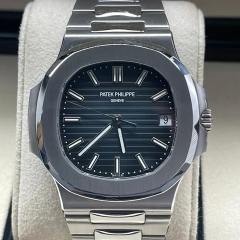 Patek Philippe Nautilus 5711/1A-010 40mm Stainless steel Blue