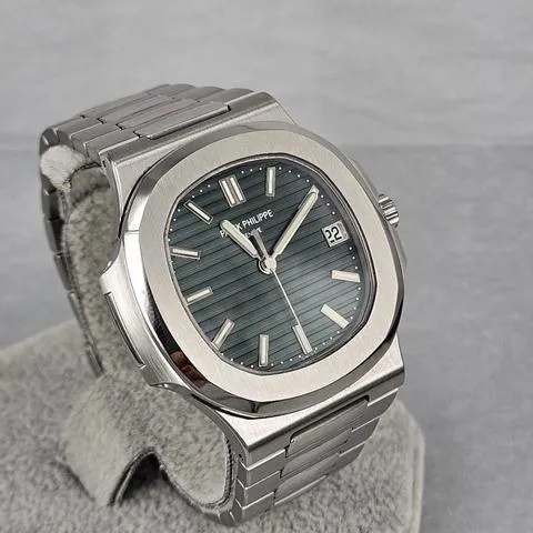 Patek Philippe Nautilus 5711/1A-014 40mm Stainless steel Green 3