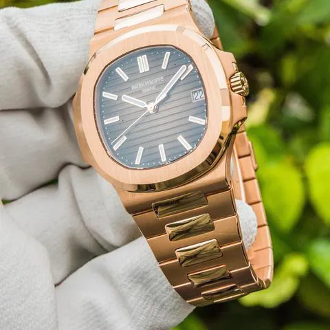 Patek Philippe Nautilus 5711/1A-014 40mm Rose gold Brown 2