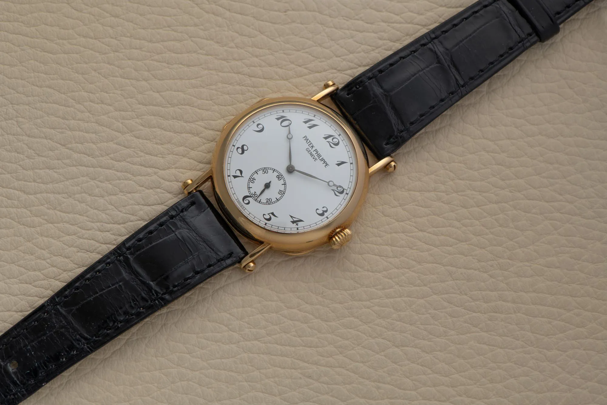 Patek Philippe Calatrava 3960J 33mm Yellow gold White 1