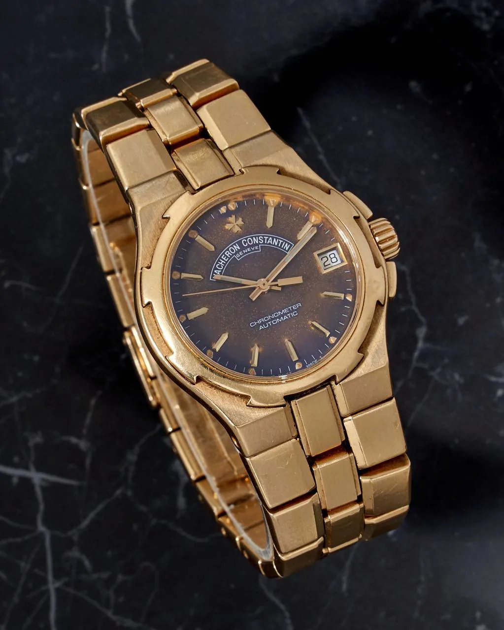 Vacheron Constantin Overseas 42050 35mm Yellow gold Blue 1