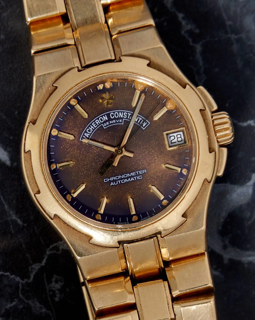 Vacheron Constantin Overseas 42050 35mm Yellow gold Blue 10