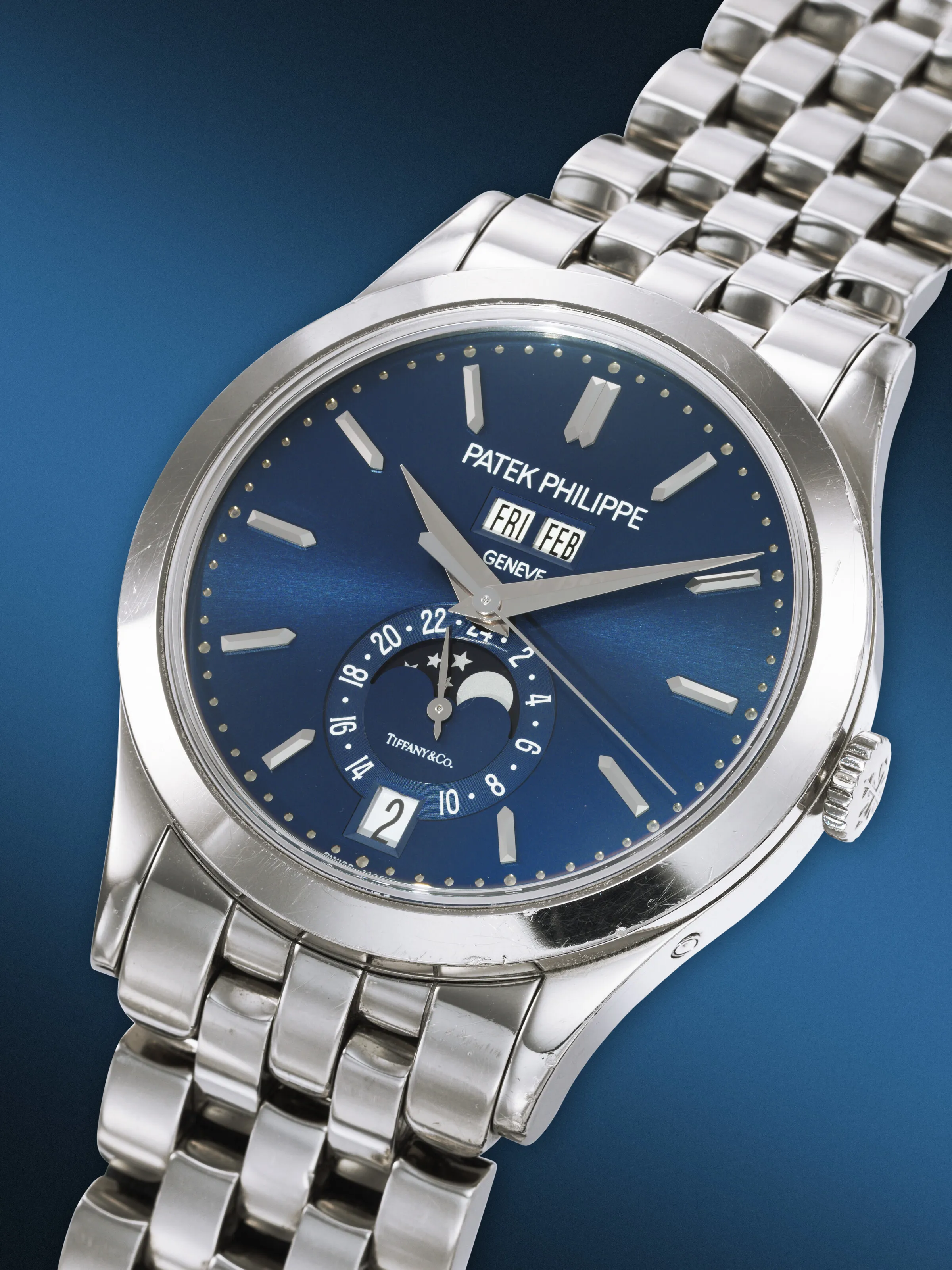 Patek Philippe Annual Calendar 5396/1G-001 38mm White gold Blue 3