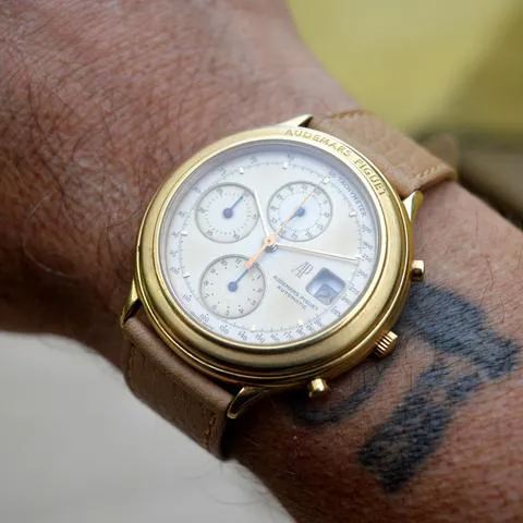 Audemars Piguet Huitième Chronograph 25644 40mm Yellow gold Silver