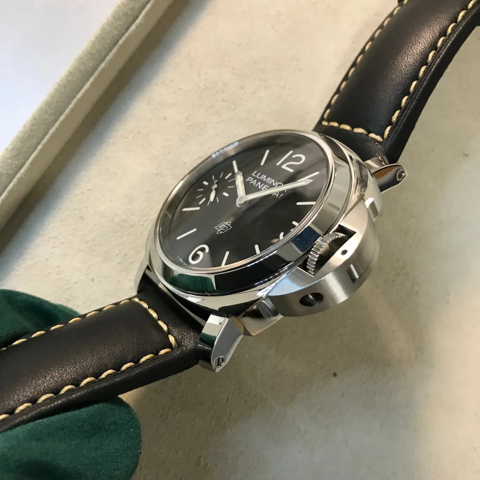 Panerai Luminor PAM01084 44mm Stainless steel Black 1